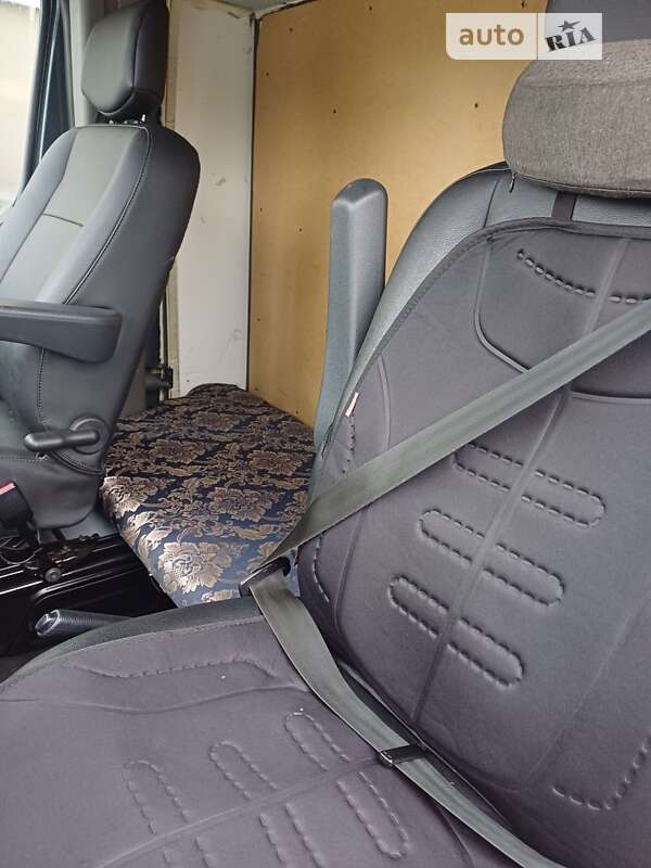 Вантажний фургон Renault Master 2021 в Мостиській