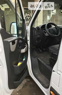 Вантажопасажирський фургон Renault Master 2015 в Кропивницькому