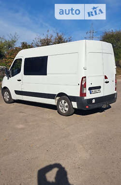 Вантажопасажирський фургон Renault Master 2012 в Рівному