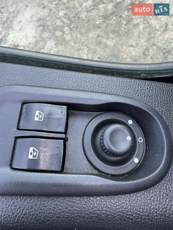Эвакуатор Renault Master 2019 в Львове