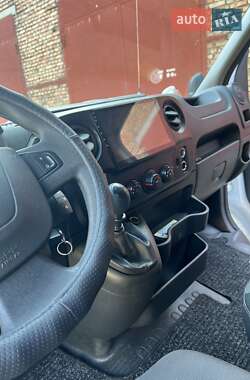 Грузовой фургон Renault Master 2018 в 