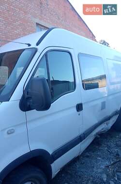 Грузопассажирский фургон Renault Master 2005 в Звенигородке