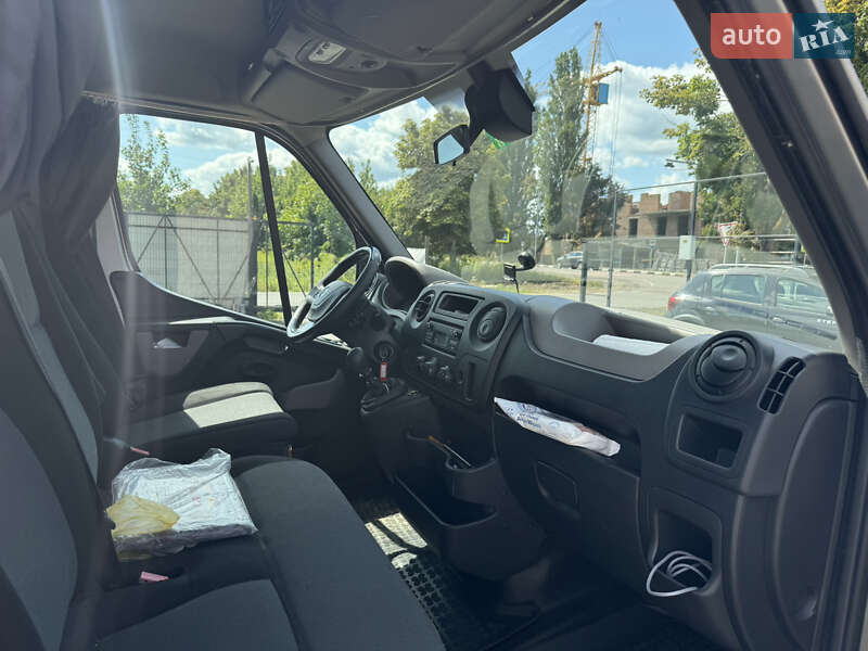 Автовоз Renault Master 2016 в Луцке