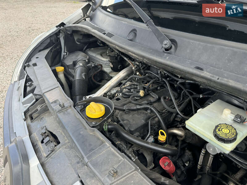Автовоз Renault Master 2016 в Луцке