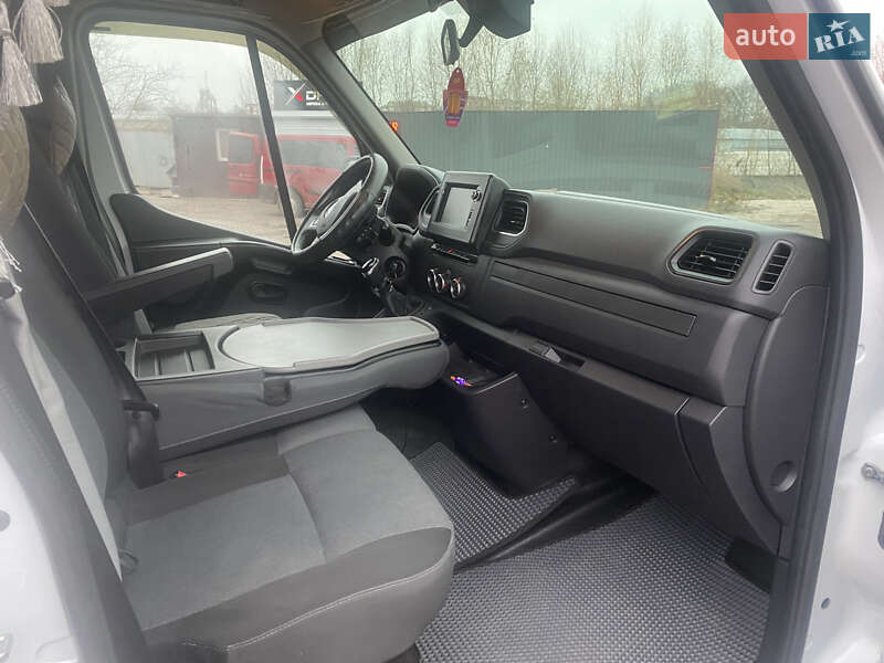 Автовоз Renault Master 2020 в Ровно