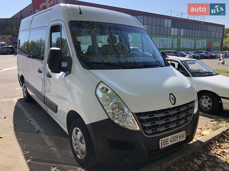 Микроавтобус Renault Master 2013 в Снигиревке