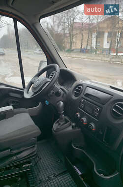 Грузопассажирский фургон Renault Master 2017 в 
