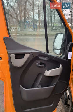 Грузопассажирский фургон Renault Master 2017 в 