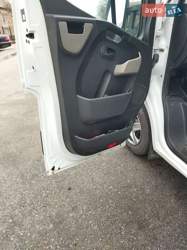 Тентованый Renault Master 2015 в Кропивницком