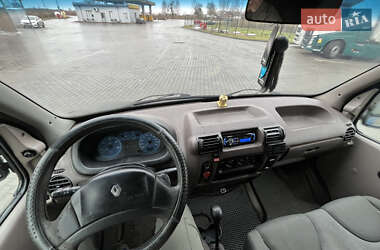 Вантажопасажирський фургон Renault Master 2001 в Луцьку