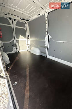 Грузовой фургон Renault Master 2019 в 
