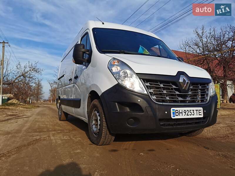 Вантажний фургон Renault Master 2016 в Кучургані