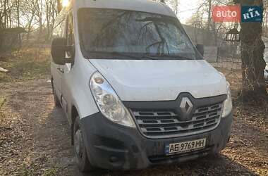 Вантажний фургон Renault Master 2016 в Дніпрі