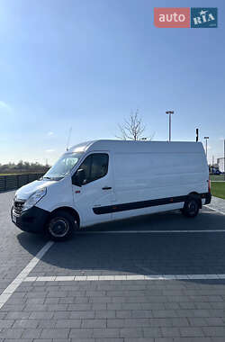 Вантажний фургон Renault Master 2015 в Мукачевому