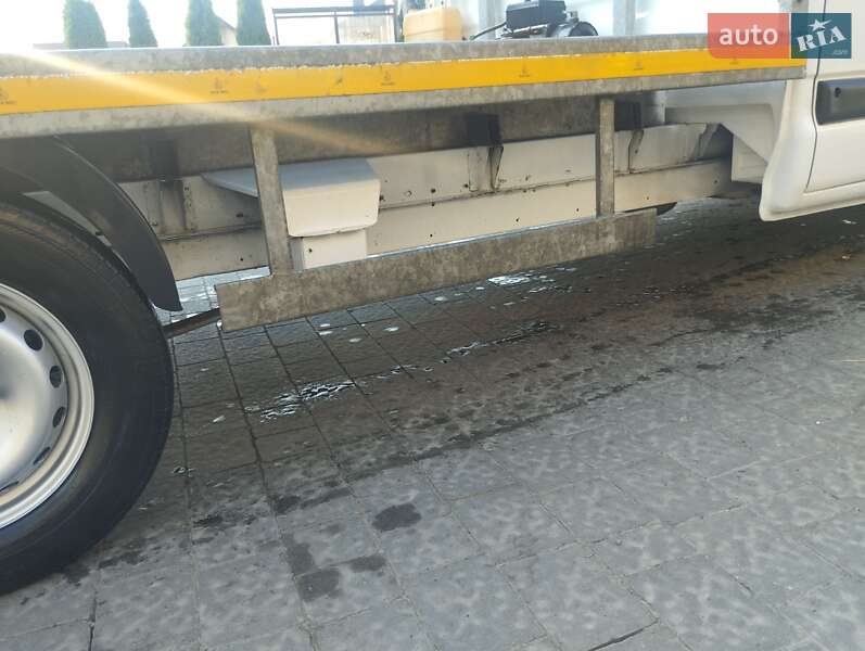 Эвакуатор Renault Master 2010 в Ивано-Франковске