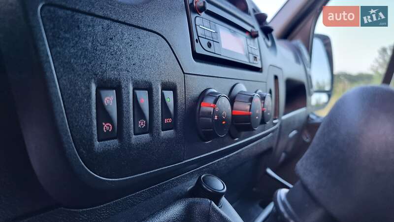 Вантажний фургон Renault Master 2018 в Житомирі