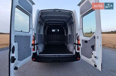 Грузовой фургон Renault Master 2018 в 