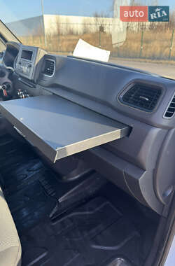 Вантажний фургон Renault Master 2021 в 