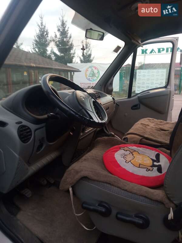 Микроавтобус Renault Master 2003 в Брошневе-Осаде
