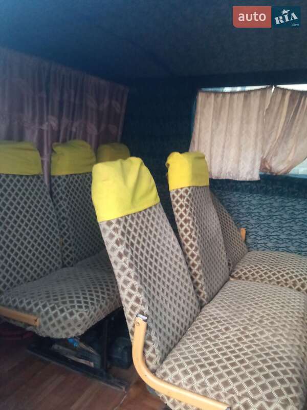 Микроавтобус Renault Master 2003 в Брошневе-Осаде