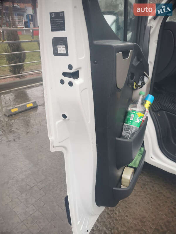 Грузовой фургон Renault Master 2013 в Полтаве