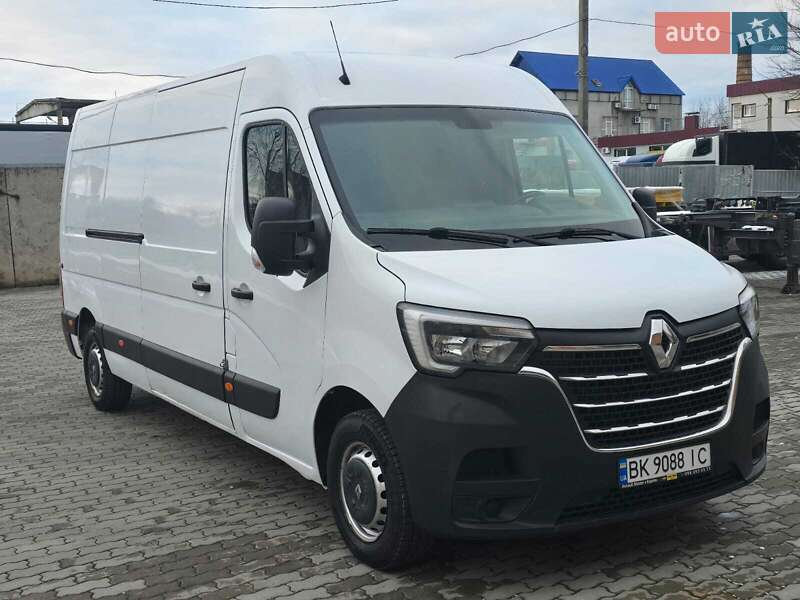 Вантажний фургон Renault Master 2020 в Рівному