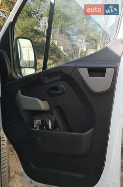 Вантажний фургон Renault Master 2018 в Львові