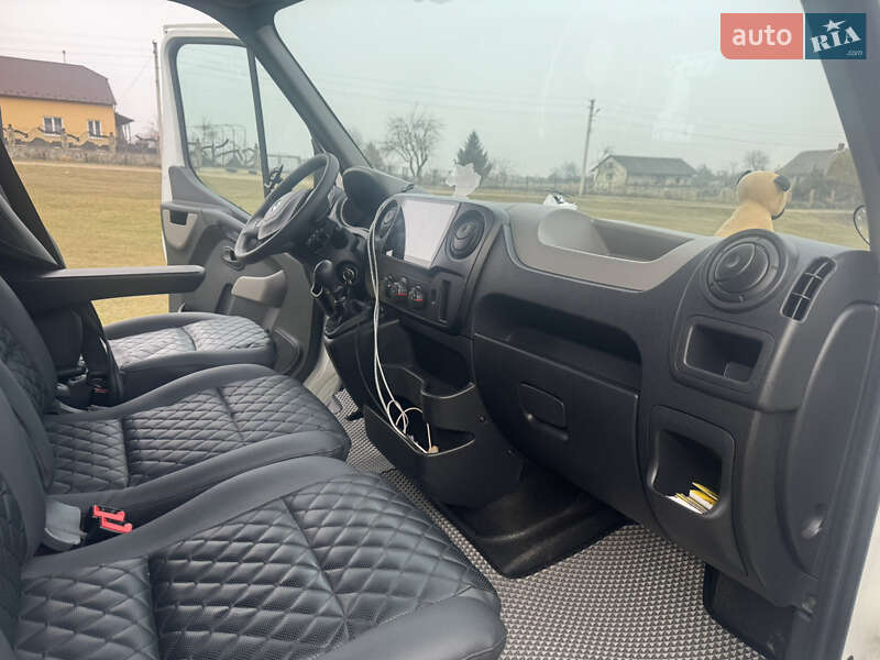 Грузопассажирский фургон Renault Master 2017 в Журавном