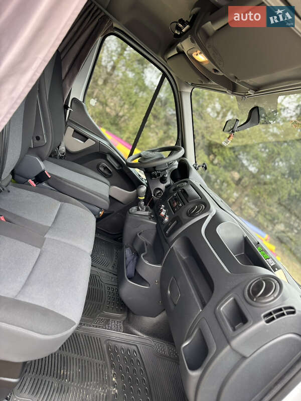 Грузовой фургон Renault Master 2018 в Мостиске