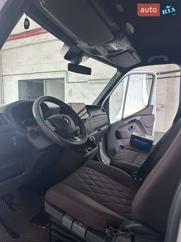 Автовоз Renault Master 2021 в Луцке