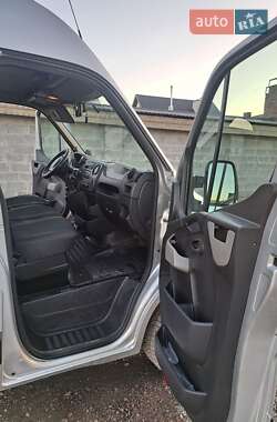 Другие грузовики Renault Master 2015 в 