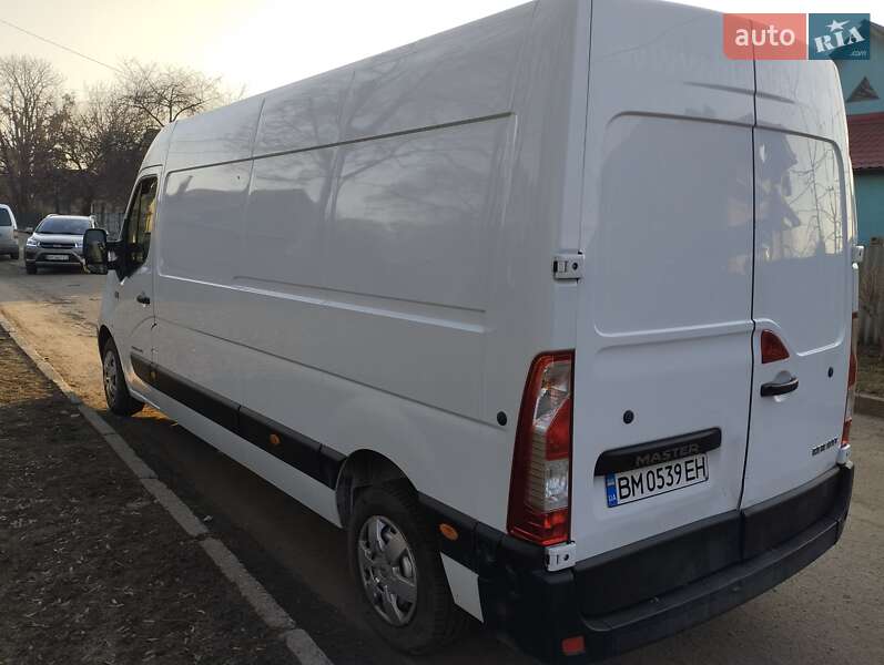 Вантажний фургон Renault Master 2017 в Сумах