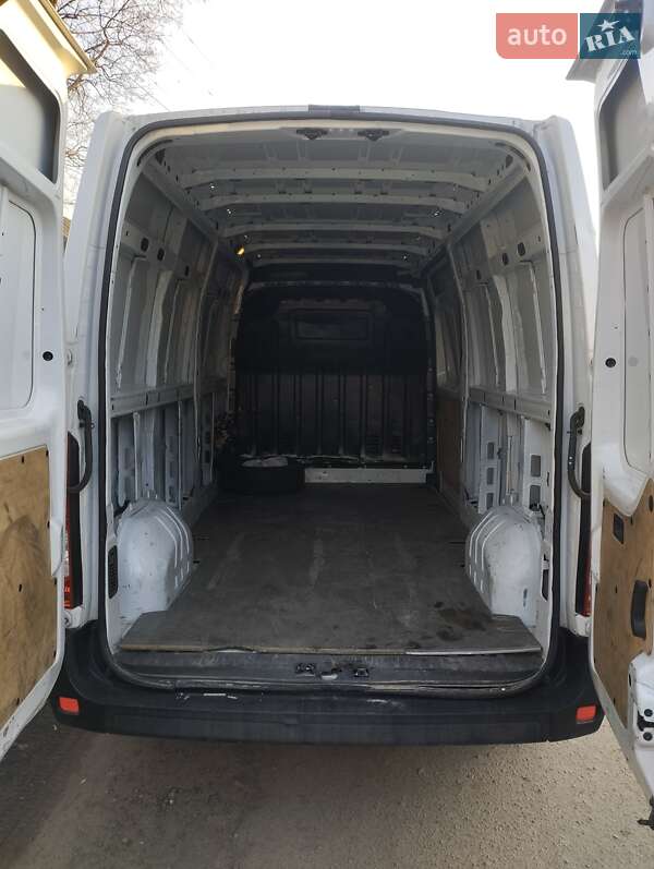 Вантажний фургон Renault Master 2017 в Сумах