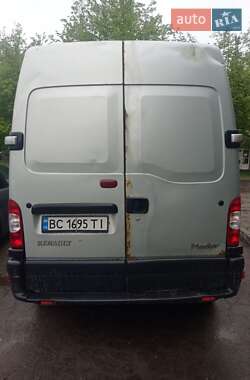 Вантажний фургон Renault Master 2004 в Львові