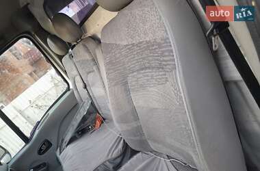 Грузовой фургон Renault Master 2004 в 