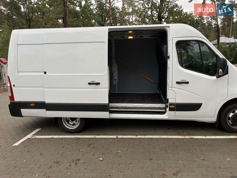 Грузовой фургон Renault Master 2018 в Буче