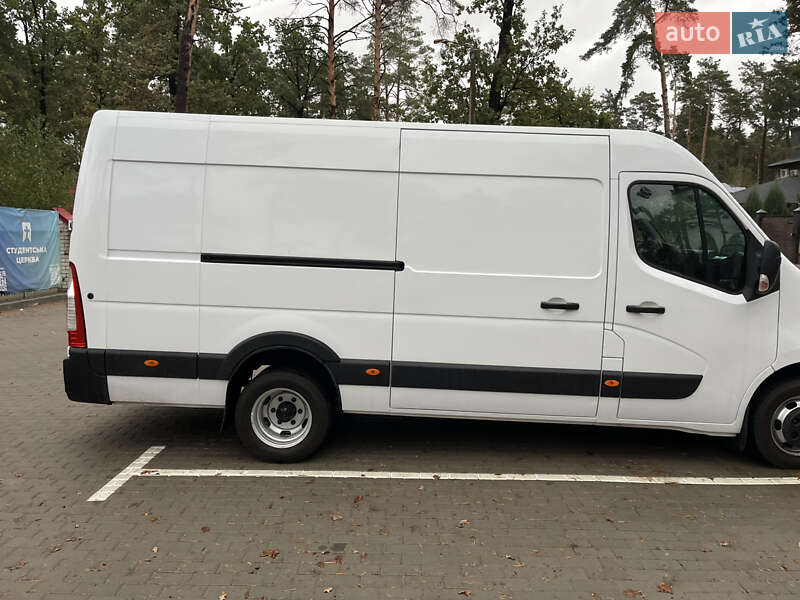 Грузовой фургон Renault Master 2018 в Буче