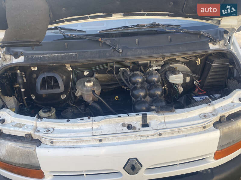 Вантажний фургон Renault Master 2001 в Краматорську