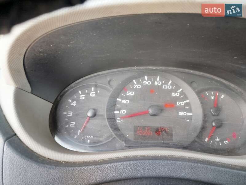Вантажний фургон Renault Master 2011 в Конотопі
