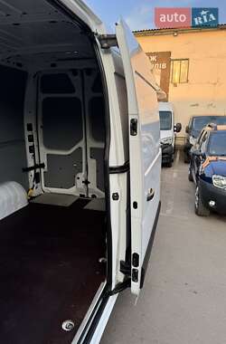 Грузовой фургон Renault Master 2021 в 