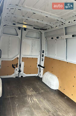 Грузовой фургон Renault Master 2021 в 