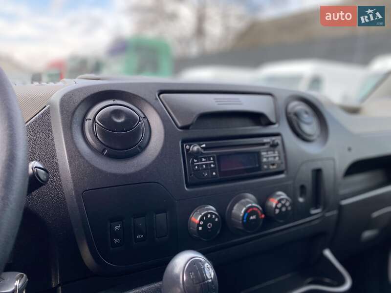 Вантажний фургон Renault Master 2017 в Хусті