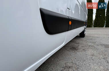 Вантажний фургон Renault Master 2021 в 