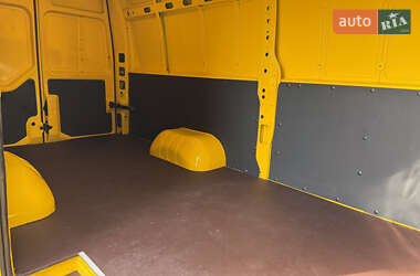 Грузовой фургон Renault Master 2017 в 