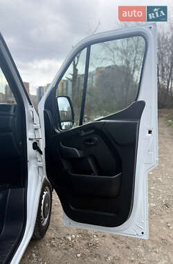 Грузовой фургон Renault Master 2020 в 