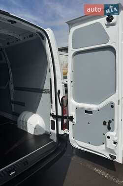 Грузовой фургон Renault Master 2021 в 