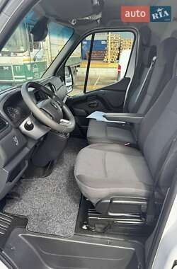 Грузовой фургон Renault Master 2021 в 