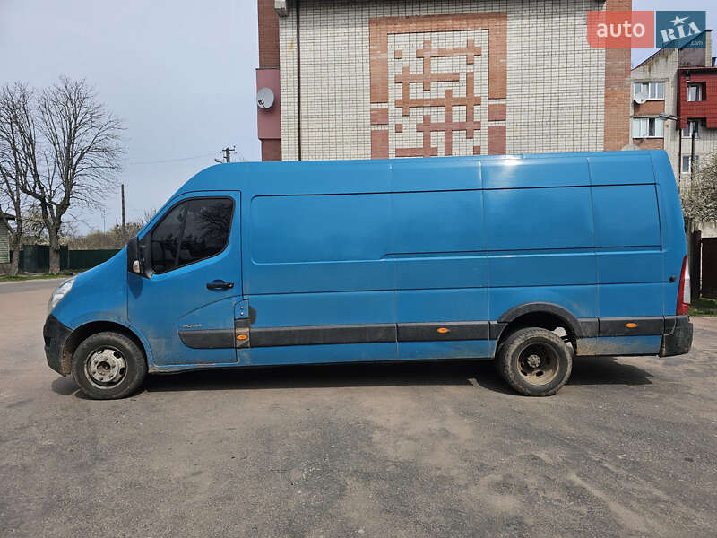 Грузовой фургон Renault Master 2013 в 