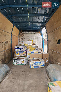 Грузовой фургон Renault Master 2013 в 