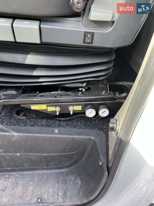 Автовоз Renault Master 2012 в Бродах